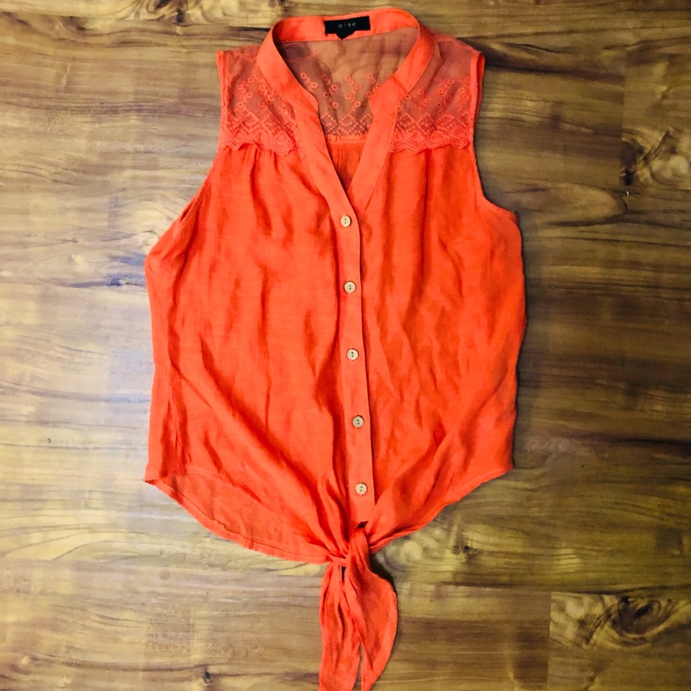 Sleeveless orange button down women’s top with lace on top size M